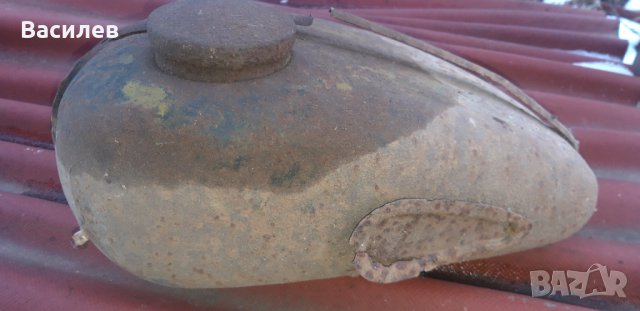 Стар рьждив резервоар от Киевка 125 К55, снимка 3 - Части - 39653689