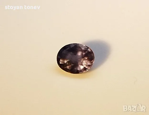 Рядък ненагряван сапфир с променящ се цвят и VS чистота - 0.64кт.! Сертифициран! Нов! , снимка 4 - Други - 50166762