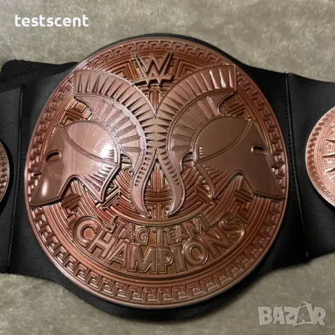 Шампионски пояс WWE Tag Team Championship отборната титла  в кеча Mattel детски belt колан , снимка 3 - Фигурки - 48777191