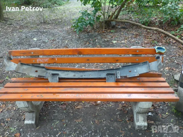 Металната част на предната броня на Land Rover Discovery-II, снимка 2 - Части - 47319356