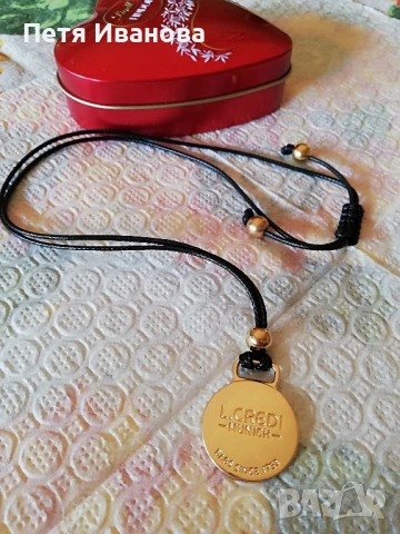 различни сетове на Guess, Carolina Herera, Moscino и други , снимка 5 - Бижутерийни комплекти - 50826549