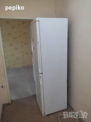 Продавам  употребяван хладилник с фризер GAMALUX
