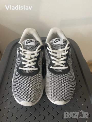 Nike Tanjun - 42, снимка 4 - Спортни обувки - 53909423
