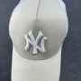 New York Yankees x New Era Baseball Cap One Size Шапка с Козирка Бежова Mesh, снимка 3