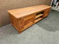 Нисък шкаф изработен изцяло от дърво, снимка 3
