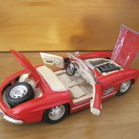 Метална количка Bburago Mercedes Benz 300 SL Roadster мащаб 1/18, снимка 8 - Колекции - 39375646