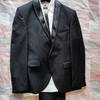 Мъжки костюм [размер 46 (S)] + риза и вратовръзка, снимка 1 - Костюми - 42637707