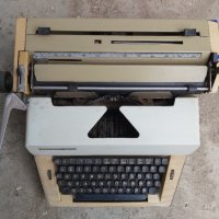 Стара пишеща машина-работеща., снимка 1 - Антикварни и старинни предмети - 36544623