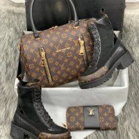 Дамска чанта портфейл и боти Louis Vuitton код 17, снимка 1 - Дамски боти - 33746570
