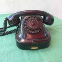 Стар телефон, снимка 1 - Стационарни телефони и факсове - 30018999
