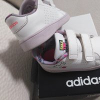 Детски маратонки Adidas 21 номер, снимка 2 - Детски маратонки - 31929804