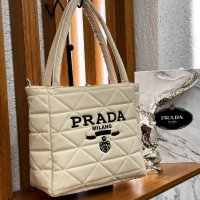 Дамски чанти Prada , снимка 2 - Чанти - 42862707