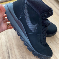 Оригинални високи маратонки Nike Hoodland Suede! 45,5 н, снимка 2 - Маратонки - 44796005