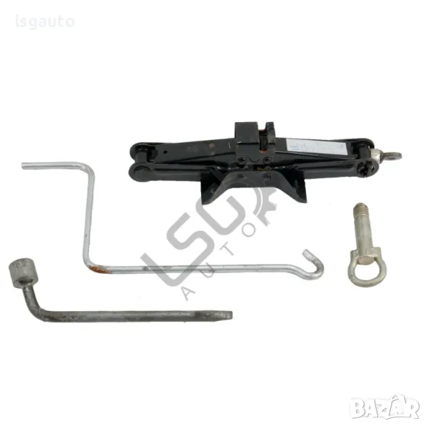 Комплект крик, кука за теглене и ключ за гуми Mazda 6 (GG) 2002-2008 ID: 139907, снимка 1