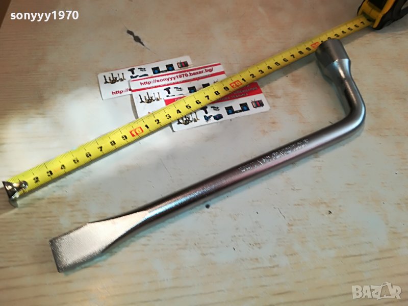 КЛЮЧ ГУМИ 17мм-НОВ 2411221924, снимка 1