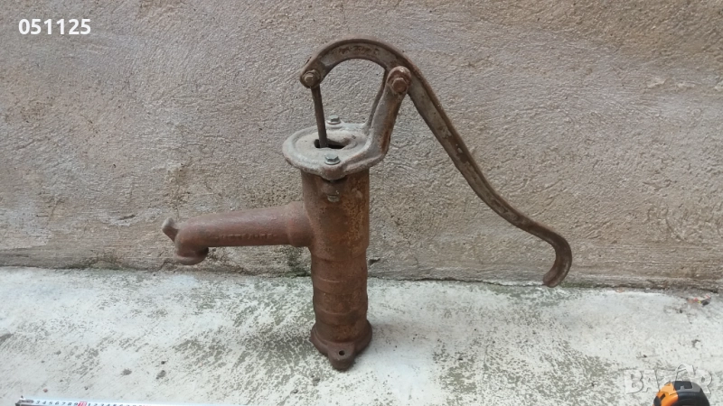 соц. ръчна помпа за вода , снимка 1