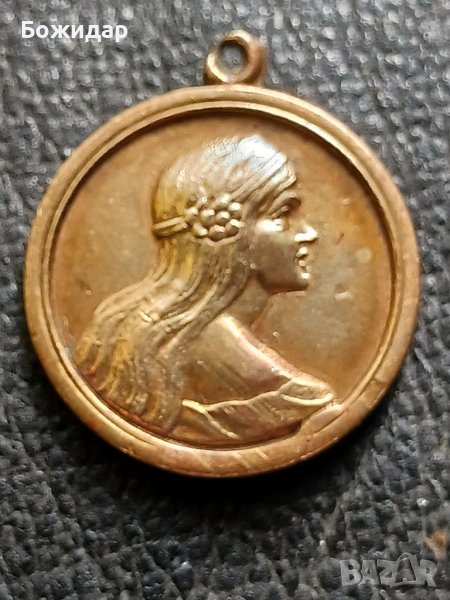 Позлатен Медальон. 50те.г. Италия., снимка 1