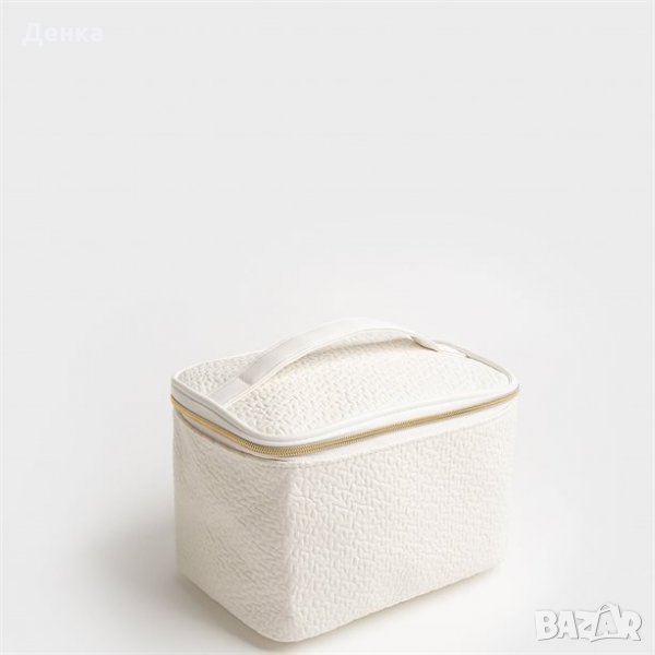 Бяло Куфарче за козметика Avon козметична чанта, снимка 1