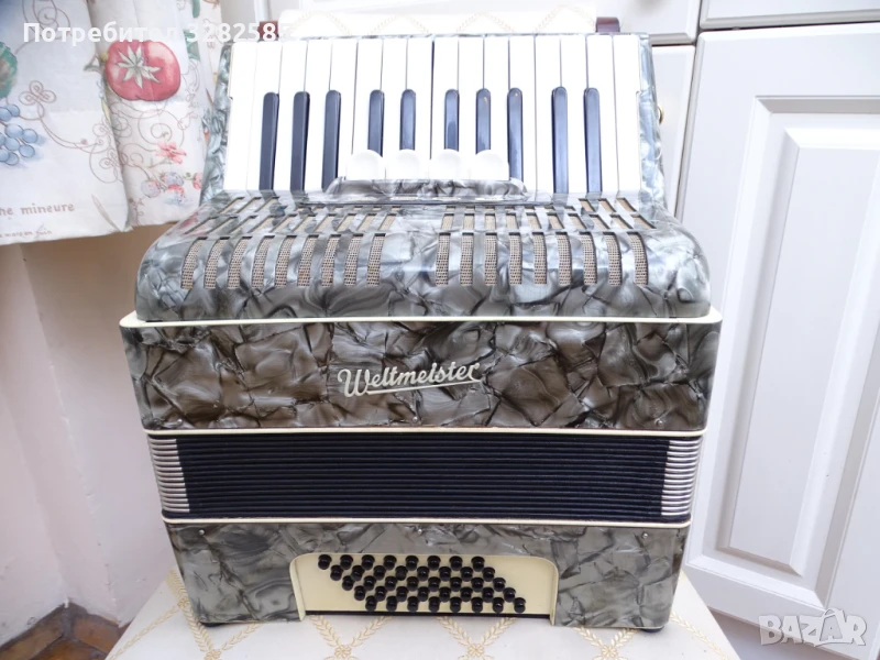 Акордеон Велтмайстер 40 баса, снимка 1