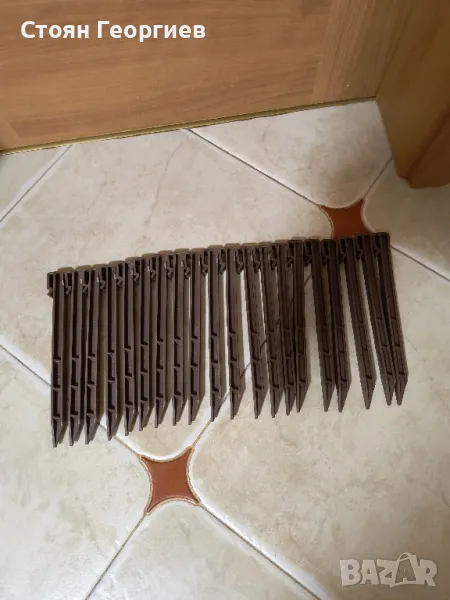 20броя пластмасови градински колчета 24см за 10лв, снимка 1