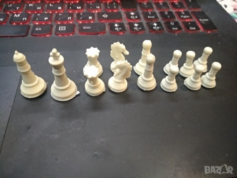 Малки магнитни фигурки за шах, снимка 1