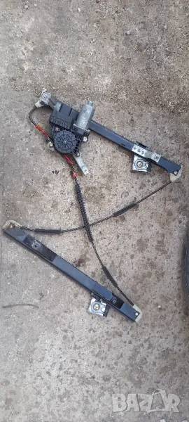 Стъклоповдигач за Ford Mondeo III, снимка 1