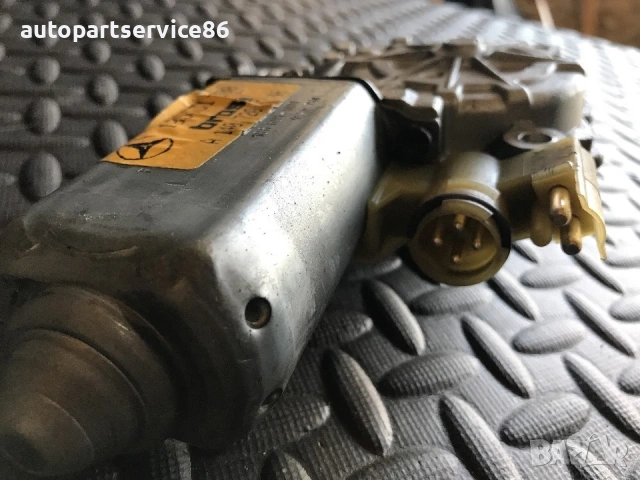 Мотор за прозорец на предна лява врата за Mercedes S Class W140 (1991-1997) A1407202746, снимка 2 - Части - 54025395