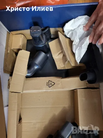 Вертикална прахосмукачка Electrolux Ultimate 800, снимка 13 - Прахосмукачки - 56081938