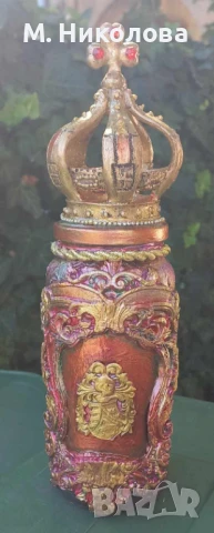 Ръчно декорирано бурканче за кафе.