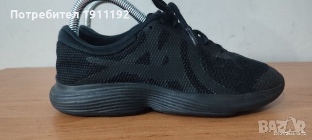 Nike. Маратонки. 36.5