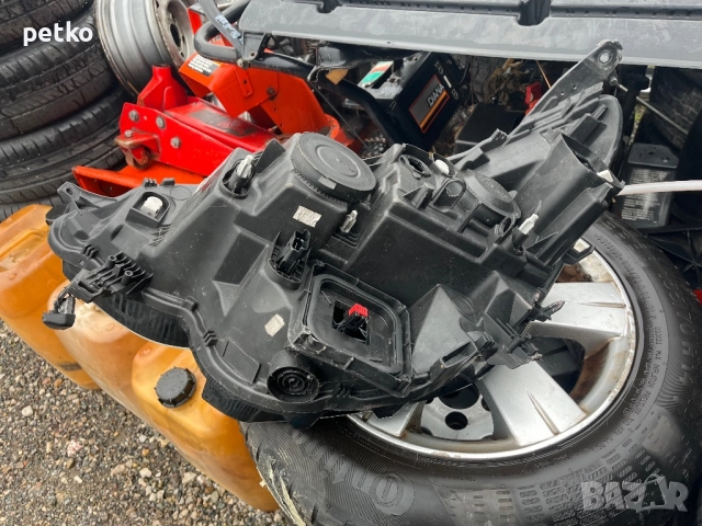 Продавам десен фар за Рено Меган 2018 , снимка 3 - Аксесоари и консумативи - 52855745