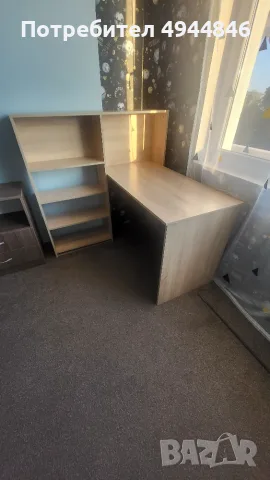 Ъглово ученическо бюро