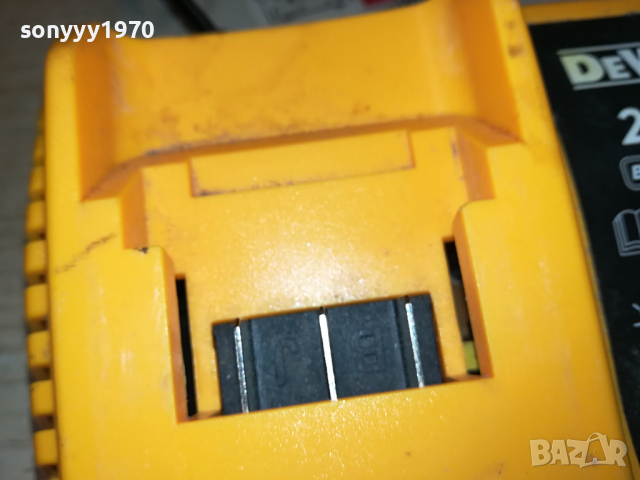 DEWALT CHARGER 1403241038, снимка 2 - Винтоверти - 44758071