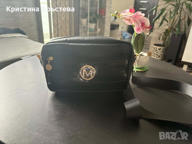 Черна дамска чантичка