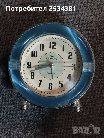 Стар кварцов часовник , снимка 2 - Антикварни и старинни предмети - 44471191