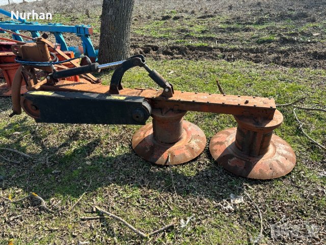Плуг за голям трактор , снимка 3 - Селскостопанска техника - 44433120