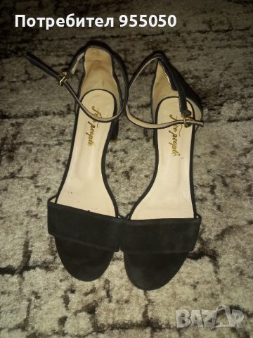 Дамски сандали с нисък ток