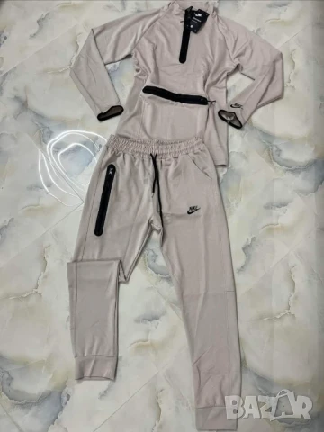 Дамски екип Найк 