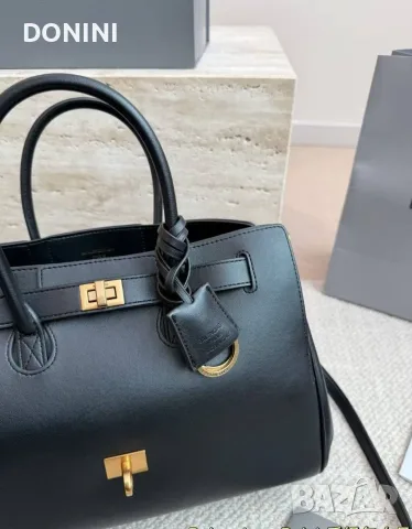 Balenciaga Дамска чанта, кожа, снимка 7 - Чанти - 56016869