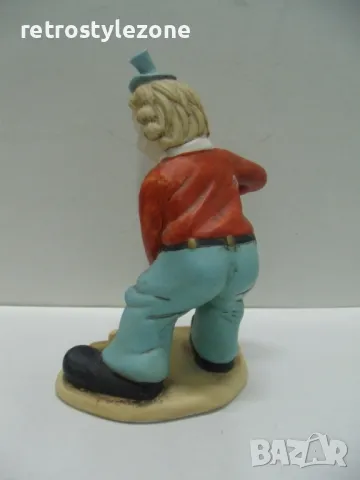 № 7782 стара порцеланова фигура - клоун   - размер - височина 16 см , основа 10 / 7 см , снимка 3 - Други ценни предмети - 48268629