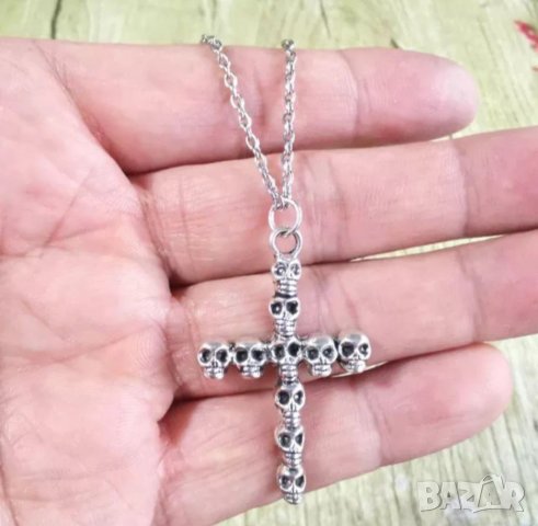 Кръст с черепи - колие два вида с кожена или сребриста верижка