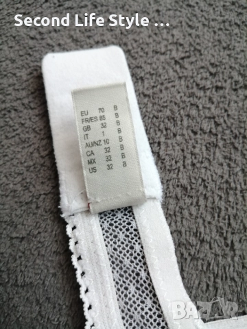 70B Triumph бял луксозен дантелен сутиен, снимка 11 - Бельо - 52907931