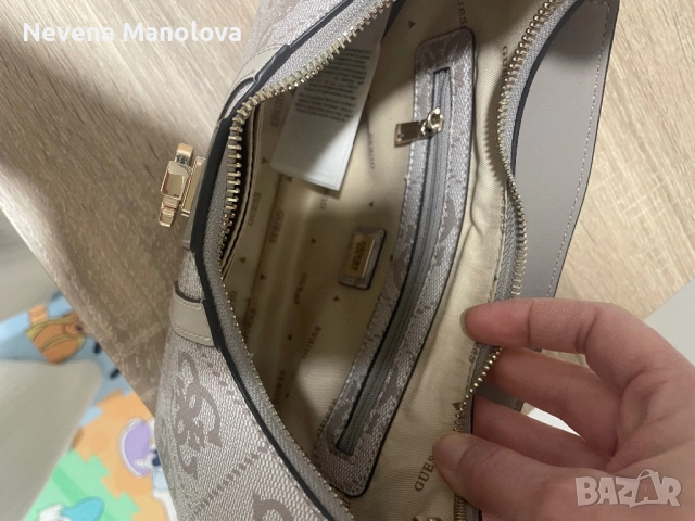 чанта Guess, снимка 5 - Чанти - 52945024