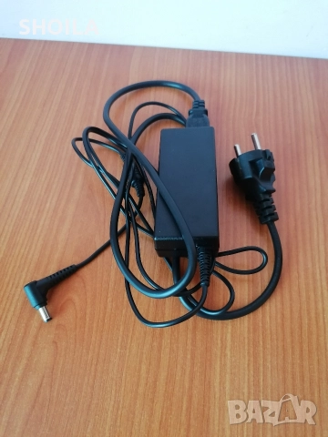 Зарядно 19v 