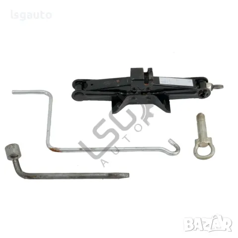 Комплект крик, кука за теглене и ключ за гуми Mazda 6 (GG) 2002-2008 ID: 139907