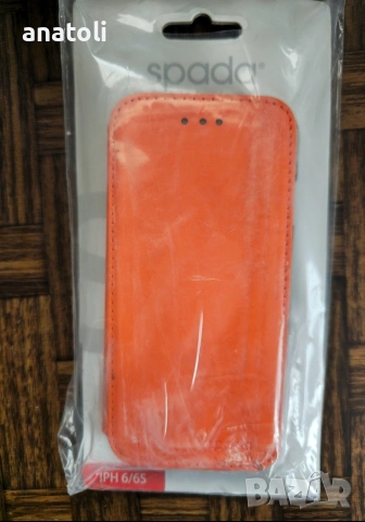 Този продукт е калъф за телефон, предназначен за iPhone 6 или 6S.