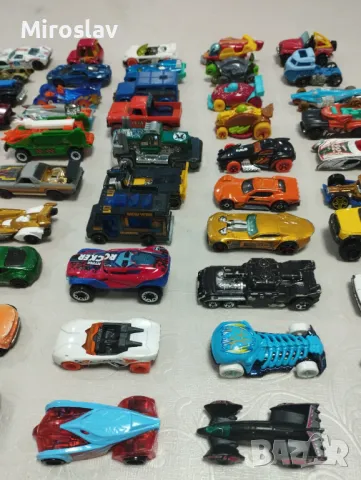 колички хот уилс 64 броя, снимка 8 - Коли, камиони, мотори, писти - 48707324