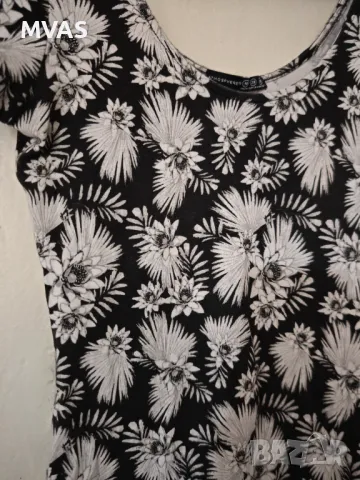 Нова рокля по тялото М размер графитено черно сива с бели цветя памучна , снимка 3 - Рокли - 49540987