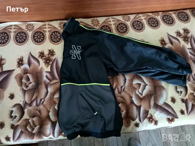 Продавам оригинална грейка Nike, снимка 3 - Спортни дрехи, екипи - 49972343