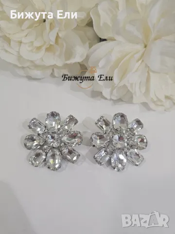 Обеци бели кристали цветя 